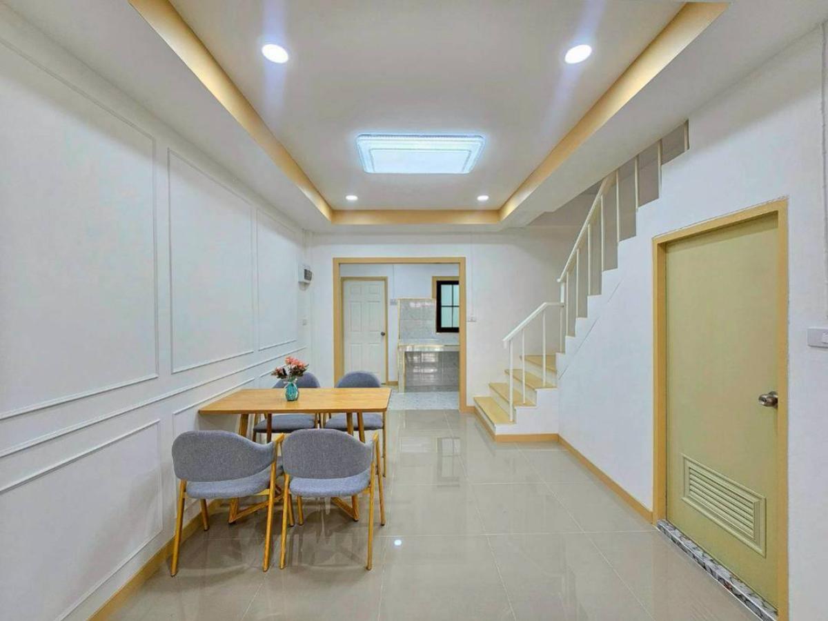 ขายทาวน์โฮมนนทบุรี บางใหญ่ บางบัวทอง : ขายทาวน์เฮ้าส์/ทาวน์โฮม  บัวทองธานี รีโนเวทใหม่ บางบัวทอง บางบัวทอง นนทบุรี CX-143318 (S)