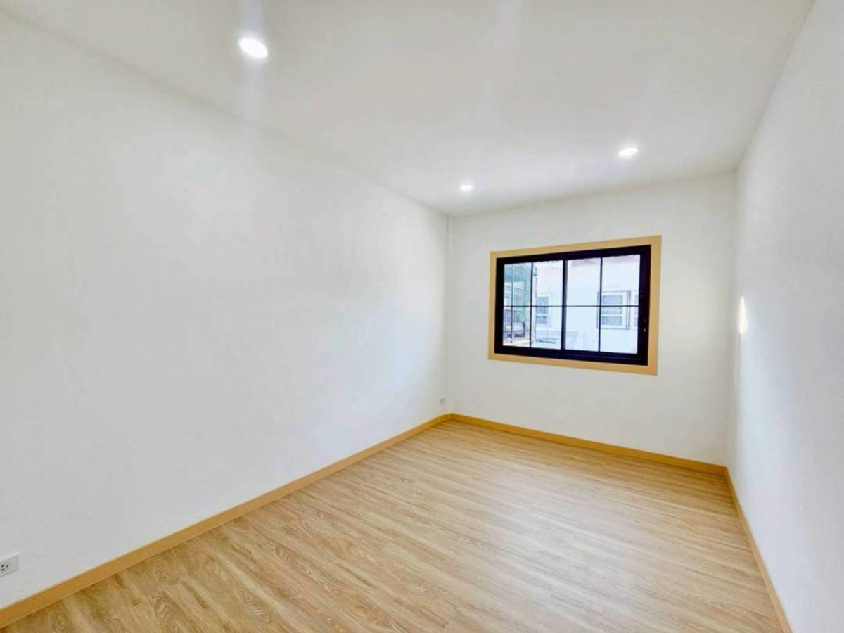 ขายทาวน์โฮมนนทบุรี บางใหญ่ บางบัวทอง : ขายทาวน์เฮ้าส์/ทาวน์โฮม  บัวทองธานี รีโนเวทใหม่ บางบัวทอง บางบัวทอง นนทบุรี CX-143318 (S)