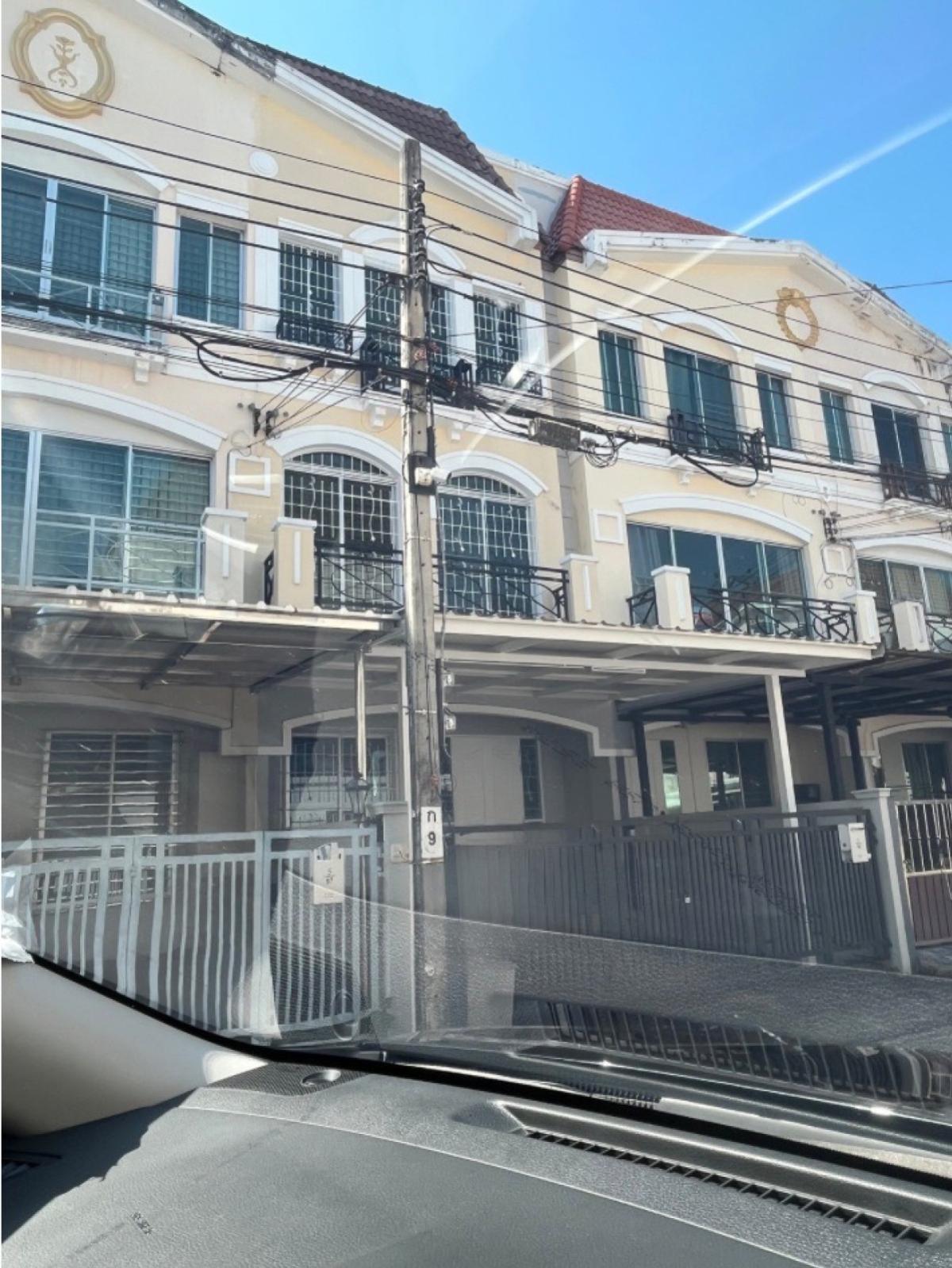 For SaleTownhomePattanakan, Srinakarin : For Sale Townhouse/Townhome  , Baan Klang Muang The Royal Monaco Srinakarin-Pattanakarn , newly renovated , Suan Luang , Suan Luang , Bangkok , CX-143072