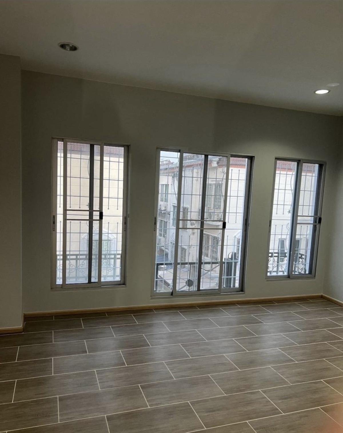 For SaleTownhomePattanakan, Srinakarin : For Sale Townhouse/Townhome  , Baan Klang Muang The Royal Monaco Srinakarin-Pattanakarn , newly renovated , Suan Luang , Suan Luang , Bangkok , CX-143072