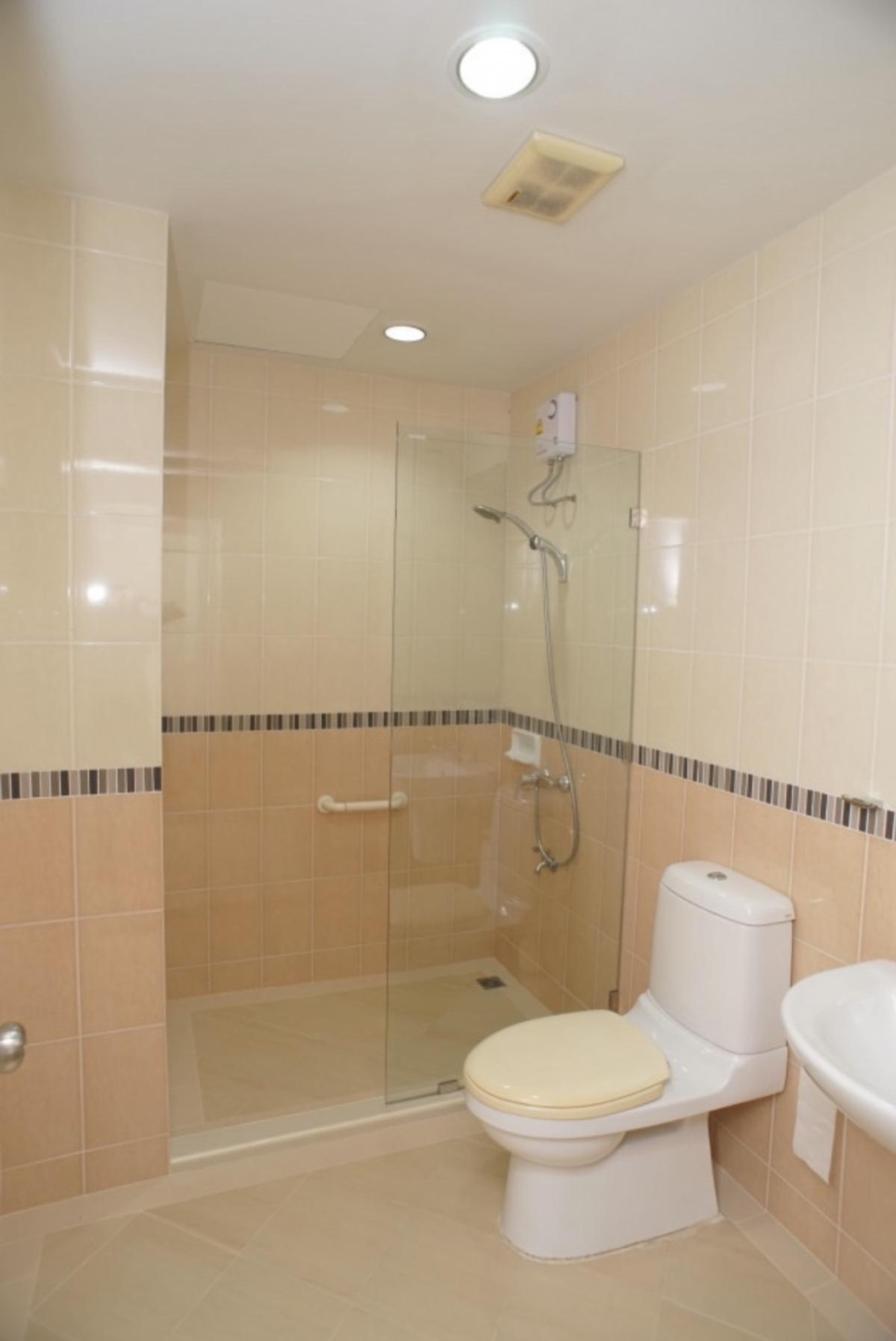 For SaleTownhomePattanakan, Srinakarin : For Sale Townhouse/Townhome  , Baan Klang Muang The Royal Monaco Srinakarin-Pattanakarn , newly renovated , Suan Luang , Suan Luang , Bangkok , CX-143070