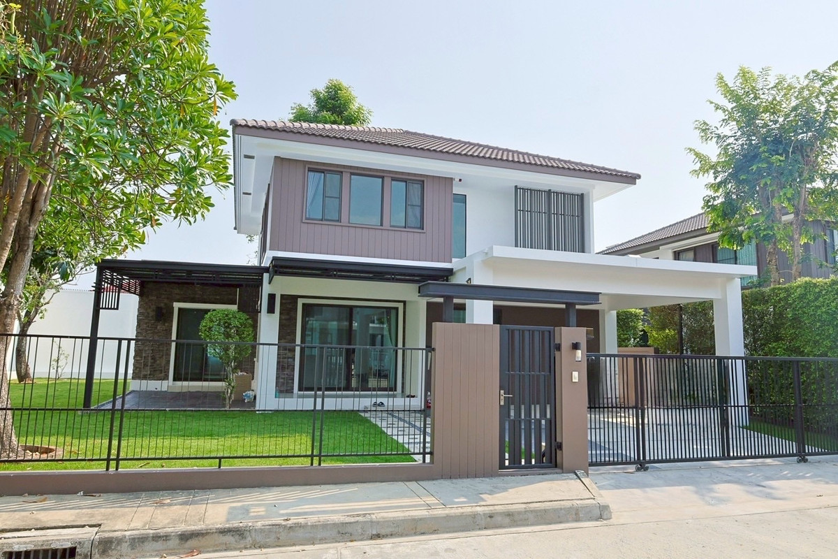 ขายบ้านบางนา แบริ่ง ลาซาล : 🌿⛅️ บ้านสวยแปลงมุม พื้นที่ดินใหญ่  #ใกล้เมกาบางนา  มัณฑนา บางนา กม.7  