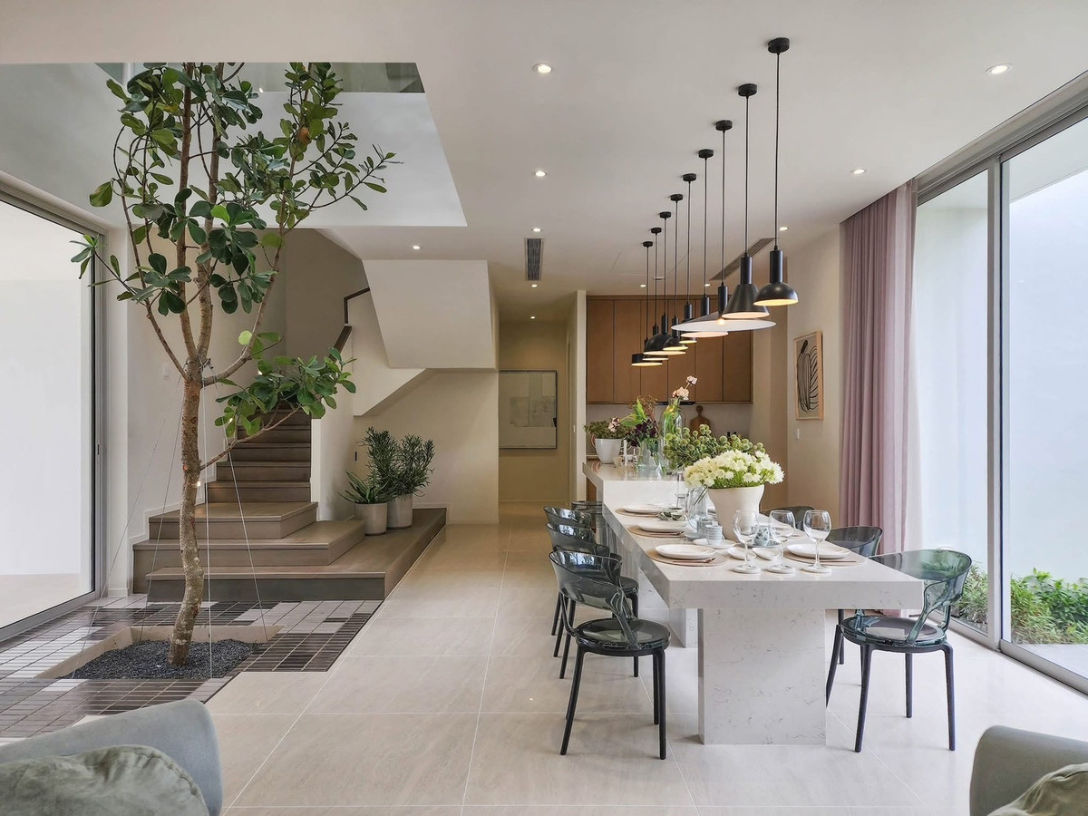 ขายบ้านพระราม 9 เพชรบุรีตัดใหม่ RCA : 🔥𝑳𝒂𝒔𝒕 𝟐 𝑼𝒏𝒊𝒕 ‼️  บ้านตัวอย่างตกแต่งพร้อมอยู่กลางเมือง ลดจาก 80 กว่าล้าน 🏷️ เหลือเพียง 58.9 ล้านบาท 🎉