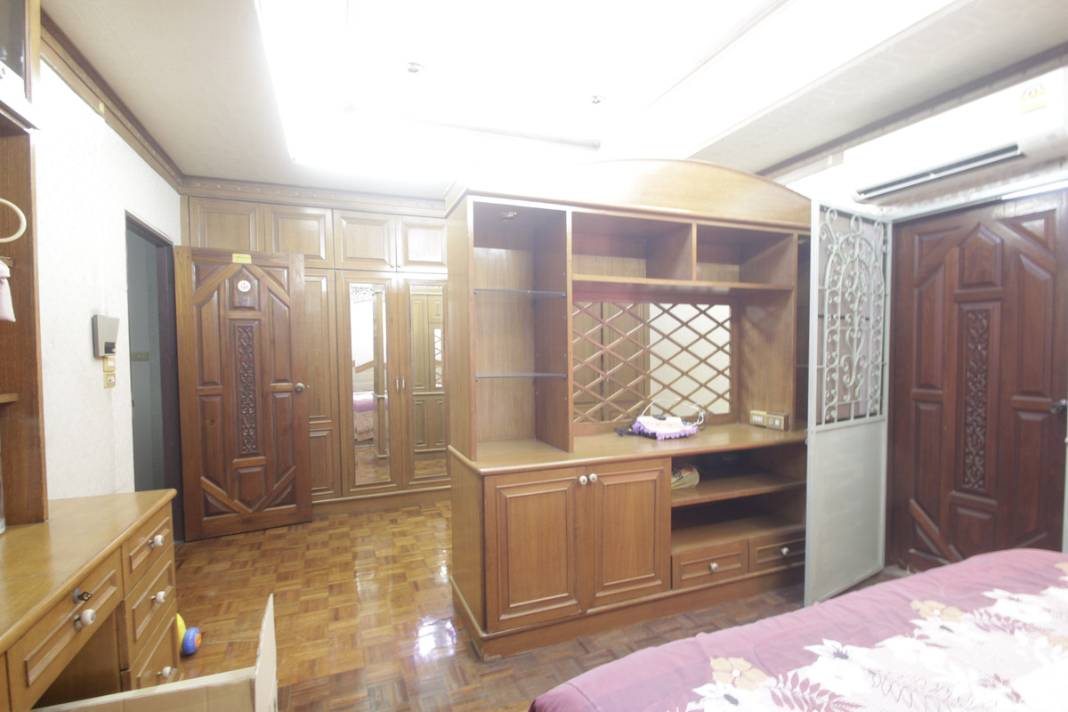 ขายทาวน์โฮมปิ่นเกล้า จรัญสนิทวงศ์ : ทาวน์เฮ้าส์จรัญสนิทวงศ์5 หมู่บ้านพาราไดซ์วิลล่า ใกล้รถไฟฟ้าท่าพระ BTSจรัญ13 เดอะมอลล์ท่าพระ บ้านพร้อมอยู่ ตกแต่งแล้ว 3ชั้น 27วา เฟอร์บิวท์อิน เดินทางสะดวก ราคาเจรจาได้