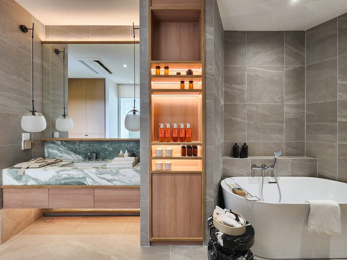 ขายบ้านพระราม 9 เพชรบุรีตัดใหม่ RCA : 🔥𝑳𝒂𝒔𝒕 𝟐 𝑼𝒏𝒊𝒕 ‼️  บ้านตัวอย่างตกแต่งพร้อมอยู่กลางเมือง ลดจาก 80 กว่าล้าน 🏷️ เหลือเพียง 58.9 ล้านบาท 🎉