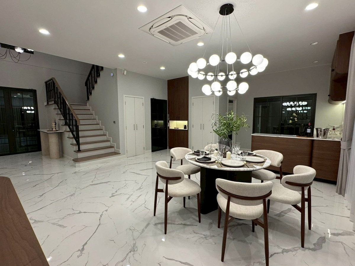 For RentHouseLadkrabang, Suwannaphum Airport : 𝙁𝙤𝙧 𝙧𝙚𝙣𝙩 House for rent near Suvarnabhumi Airport. Perfectly decorated  Complete with electrical appliances Just bring your bags and move in!