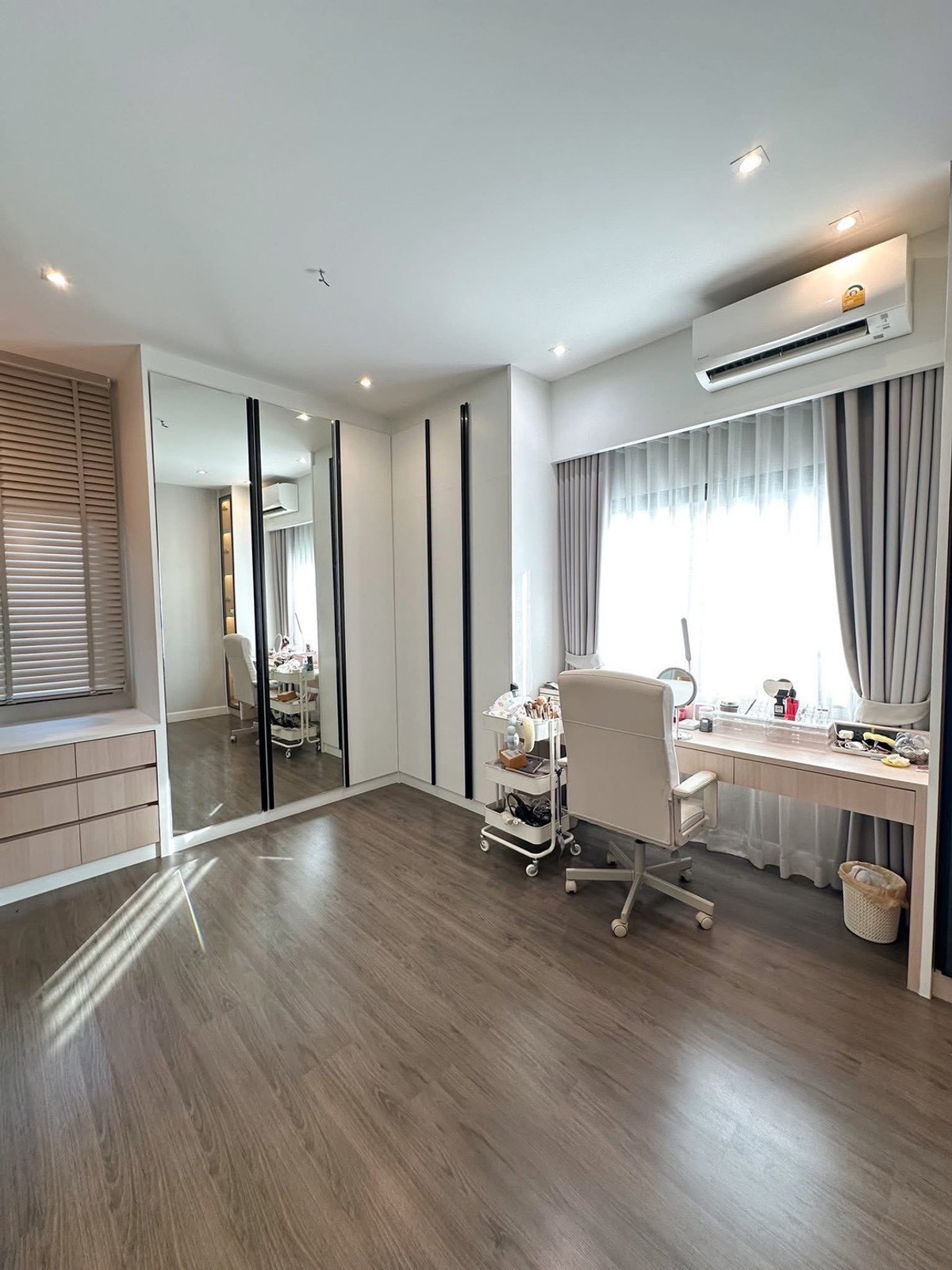 HouseRama5, Ratchapruek, Bangkruai : ✨🏡[For sale & rent] Large detached house, corner plot. Beautifully decorated in modern style. Convenient entry to the city, land area 100 sq m.