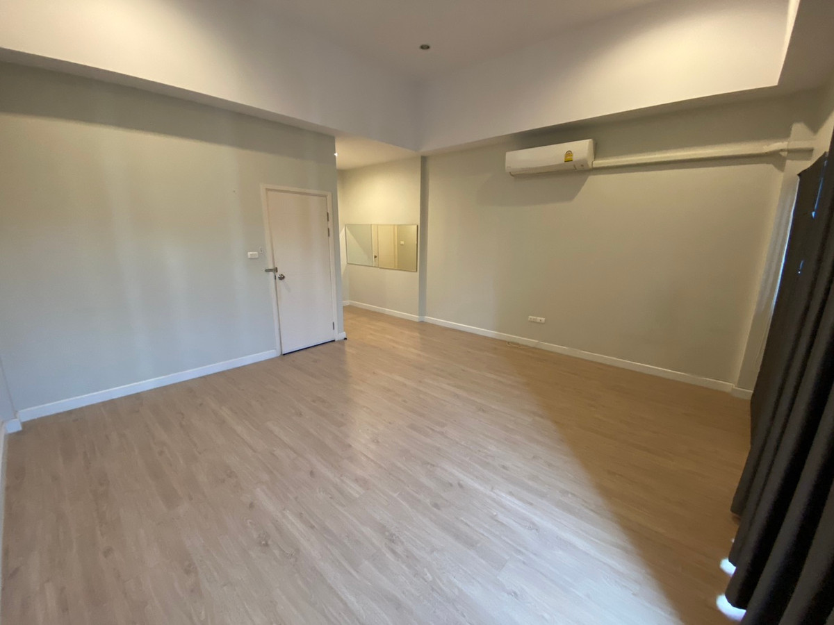 ขายทาวน์โฮมมีนบุรี-ร่มเกล้า : นลิน แกรนด์ อเวนิว วงแหวน - พระราม 9 / 3 ห้องนอน (ขาย), Nalin Grand Avenue Wongwean - Rama 9 / 3 Bedrooms (FOR SALE) AA606