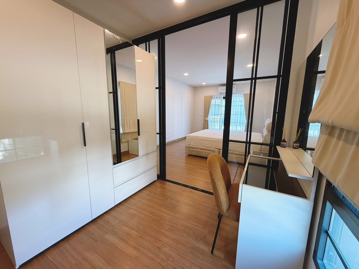 For RentHouseBangna, Bearing, Lasalle : ✨🏡 English style detached house, Centro Bangna (Phase 2), large house at the beginning of the alley. Never rented out