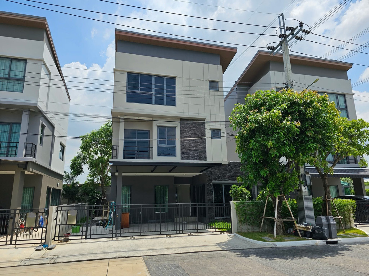 ให้เช่าบ้านพัฒนาการ ศรีนครินทร์ : ให้เช่าบ้านหรู 3ชั้น บ้านกลางเมือง THE EDITION พระราม 9–กรุงเทพกรีฑา ใกล้ The Paseo รามคำแหง และสนามบินสุวรรณภูมิ