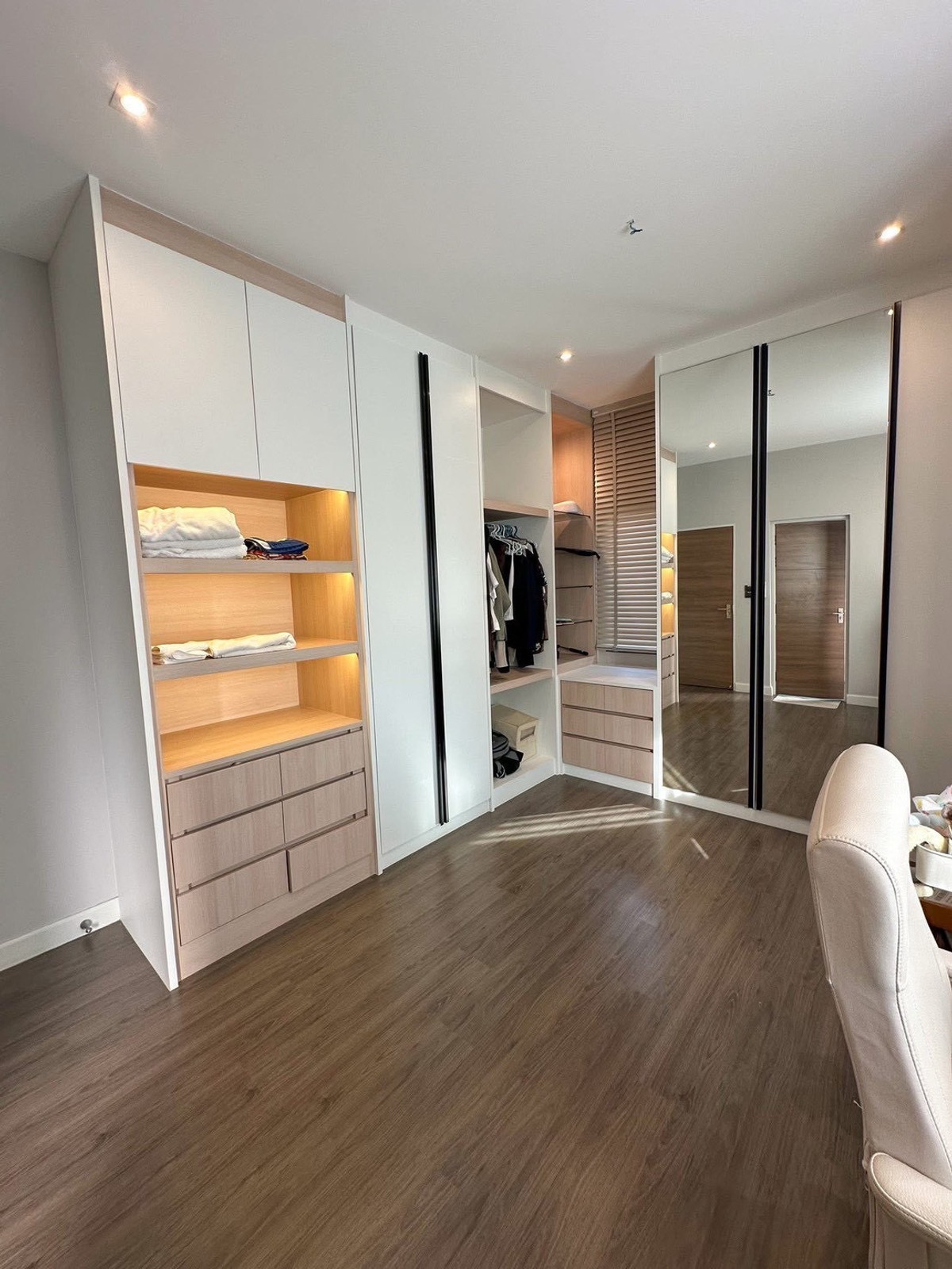 HouseRama5, Ratchapruek, Bangkruai : ✨🏡[For sale & rent] Large detached house, corner plot. Beautifully decorated in modern style. Convenient entry to the city, land area 100 sq m.