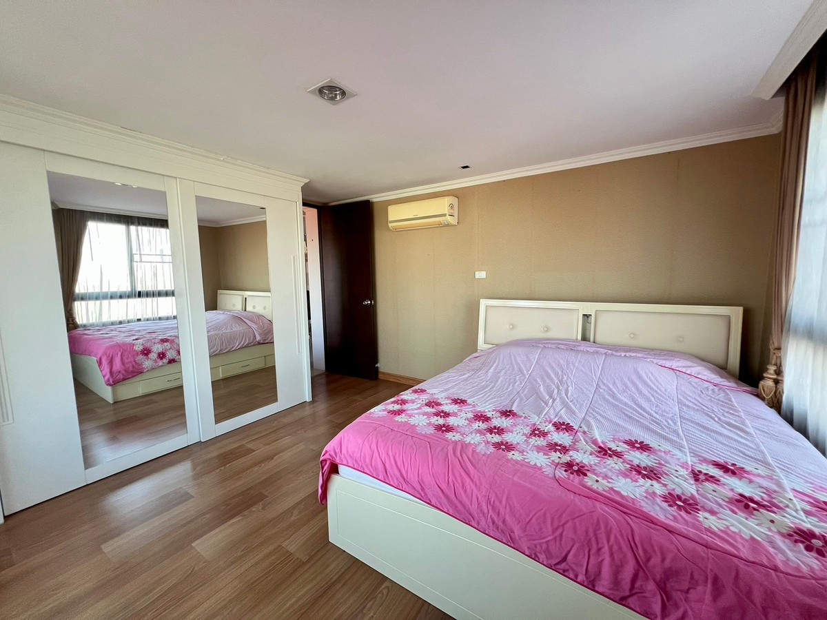 For SaleCondoRatchadapisek, Huaikwang, Suttisan : Cheapest sale in the building! Condo 77.7 sq m., corner room, 2 bedrooms, 2 bathrooms, near MRT Lat Phrao, this price cant be found!!