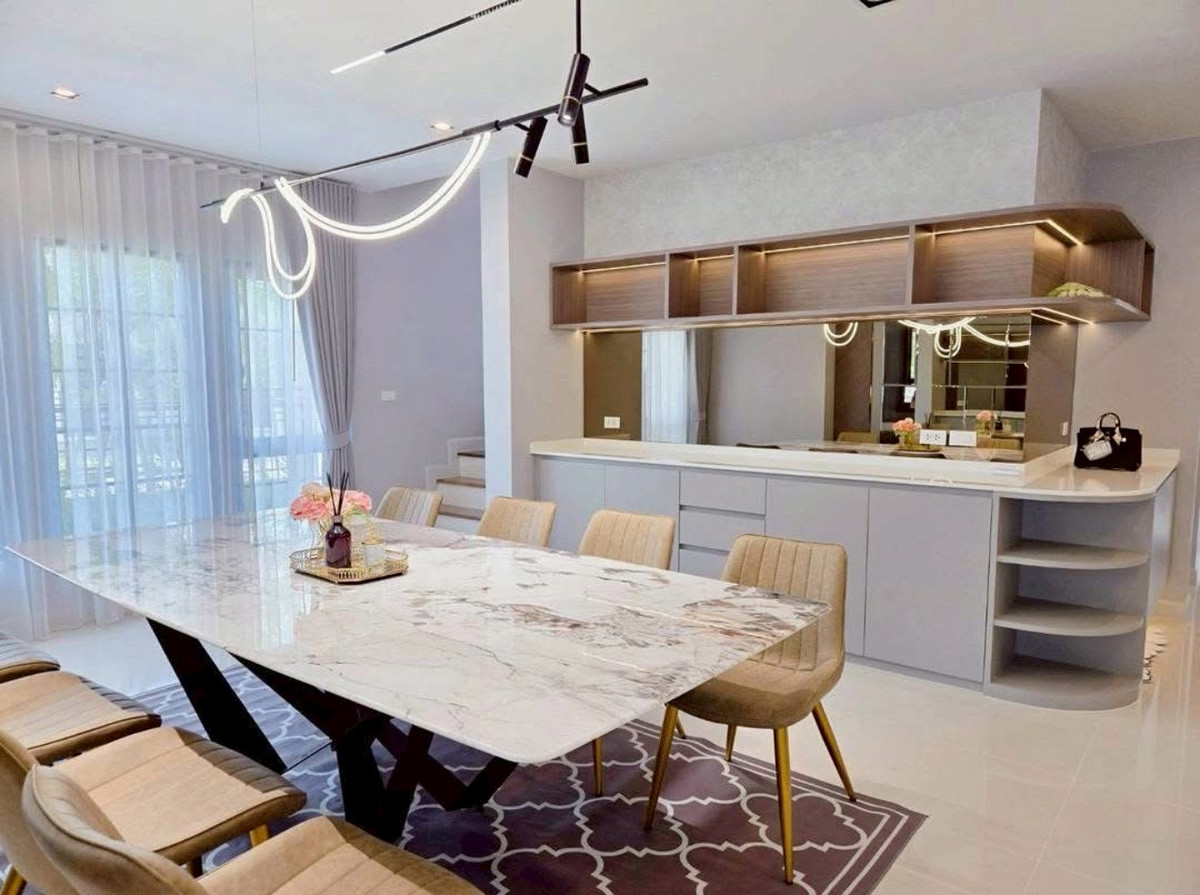 HouseBangna, Bearing, Lasalle : ✨[For Rent& Sale] Single house, corner plot, Centro Bangna 2, good location near Mega Bangna. Ready to move in immediately! 🏡