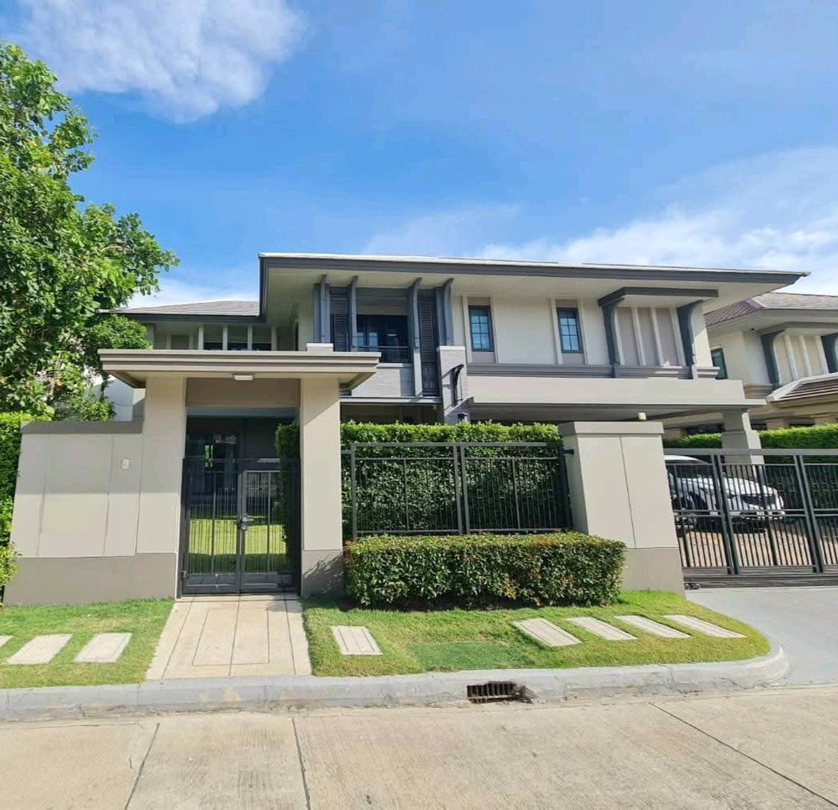 ขายบ้านพระราม 2 บางขุนเทียน : บ้านหลังมุม สภาพใหม่พร้อมอยู่ โครงการติดถนนใหญ่