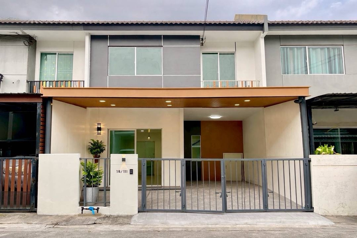 ขายทาวน์โฮมศรีราชา แหลมฉบัง บ้านบึง : ขายบ้าน พร้อมเฟอร์ เครือสหพัฒน์