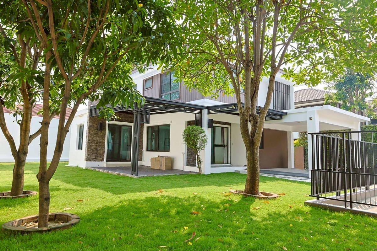 ขายบ้านบางนา แบริ่ง ลาซาล : 🌿⛅️ บ้านสวยแปลงมุม พื้นที่ดินใหญ่  #ใกล้เมกาบางนา  มัณฑนา บางนา กม.7  