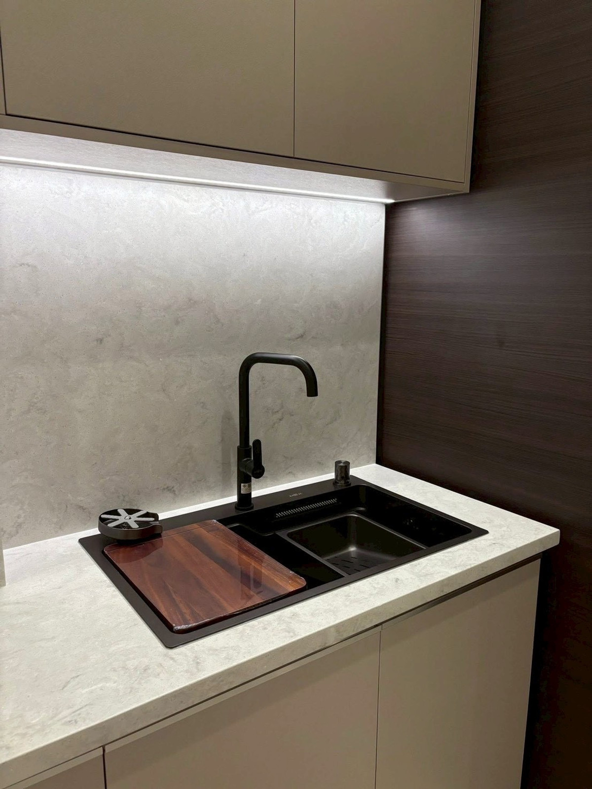 For RentHousePattanakan, Srinakarin : ✨ [For Rent] Experience luxury living in a location that is most easily connected to the city center - Phattanakan32