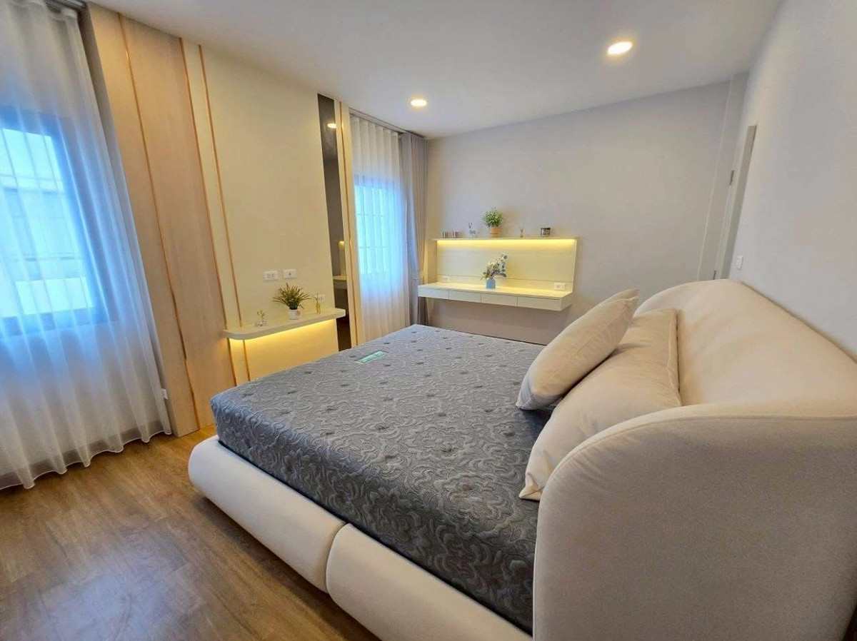 HouseBangna, Bearing, Lasalle : ✨[For Rent& Sale] Single house, corner plot, Centro Bangna 2, good location near Mega Bangna. Ready to move in immediately! 🏡