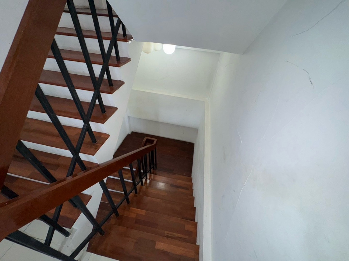 ให้เช่าอาคารพาณิชย์สุขุมวิท อโศก ทองหล่อ : ให้เช่า อาคารพาณิชย์ สุขุมวิท 26 พร้อมพงษ์ ใกล้ Emporium และ K Village รับพิจารณาทุกธุรกิจ ที่จอดรถ 2 คัน ทำเลซอยย่อย (ไม่ใช่ซอยหลัก)