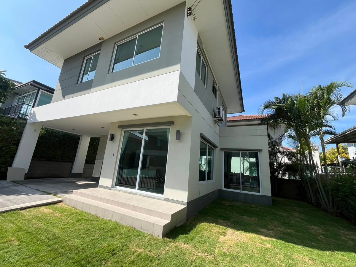 For RentHouseNonthaburi, Bang Yai, Bangbuathong : house near DBS and SISB International Schools, 10mins drive to Bang Bua Thong interchange.