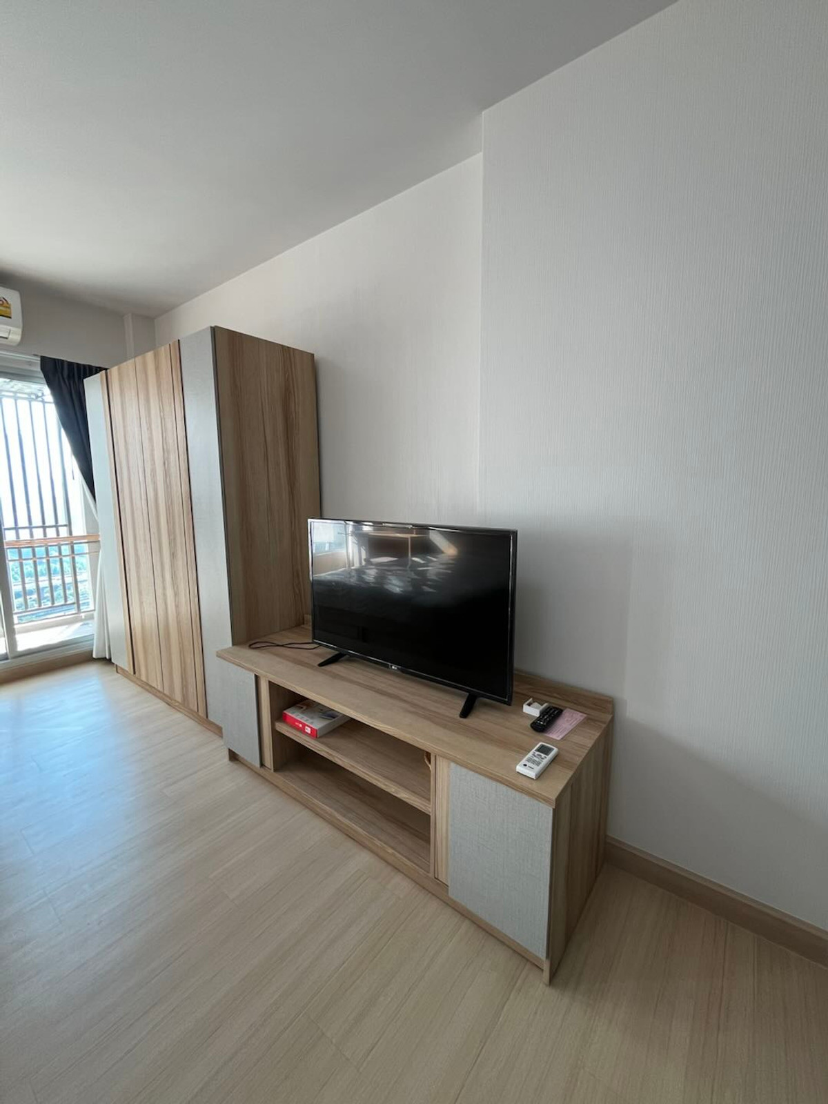 ขายคอนโดพระราม 9 เพชรบุรีตัดใหม่ RCA :  ขาย คอนโดราคาดี ย่านพระราม 9 วิวสระ พร้อมอยู่