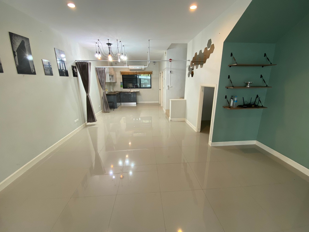 ขายทาวน์โฮมมีนบุรี-ร่มเกล้า : นลิน แกรนด์ อเวนิว วงแหวน - พระราม 9 / 3 ห้องนอน (ขาย), Nalin Grand Avenue Wongwean - Rama 9 / 3 Bedrooms (FOR SALE) AA606