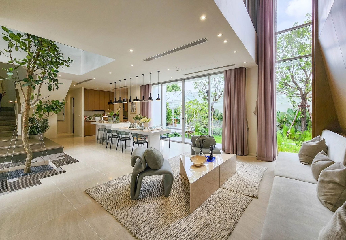 ขายบ้านพระราม 9 เพชรบุรีตัดใหม่ RCA : 🔥𝑳𝒂𝒔𝒕 𝟐 𝑼𝒏𝒊𝒕 ‼️  บ้านตัวอย่างตกแต่งพร้อมอยู่กลางเมือง ลดจาก 80 กว่าล้าน 🏷️ เหลือเพียง 58.9 ล้านบาท 🎉