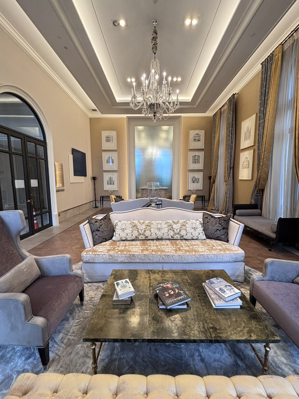 ให้เช่าคอนโดสุขุมวิท อโศก ทองหล่อ :  Diplomat 39 | Luxury Condo for Rent ✨ 📍 Sukhumvit 39 | Near BTS Phrom Phong  🛏️ 3 Bedrooms | 🚿 4 Bathrooms 📐 160 sq.m. | 🏢 26th Floor 🚗 Parking 2 Cars 🛋️ Fully Furnished | Ready to Move In  💰 160,000 THB / Month 📄 1-Year Contract  🌟 Super Luxur