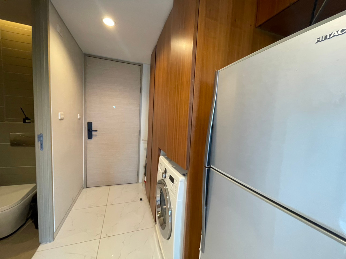 For SaleCondoSukhumvit, Asoke, Thonglor : For sale siamese 39 conner unit 2 bedroom east facing with balcony price 7.5 mb only