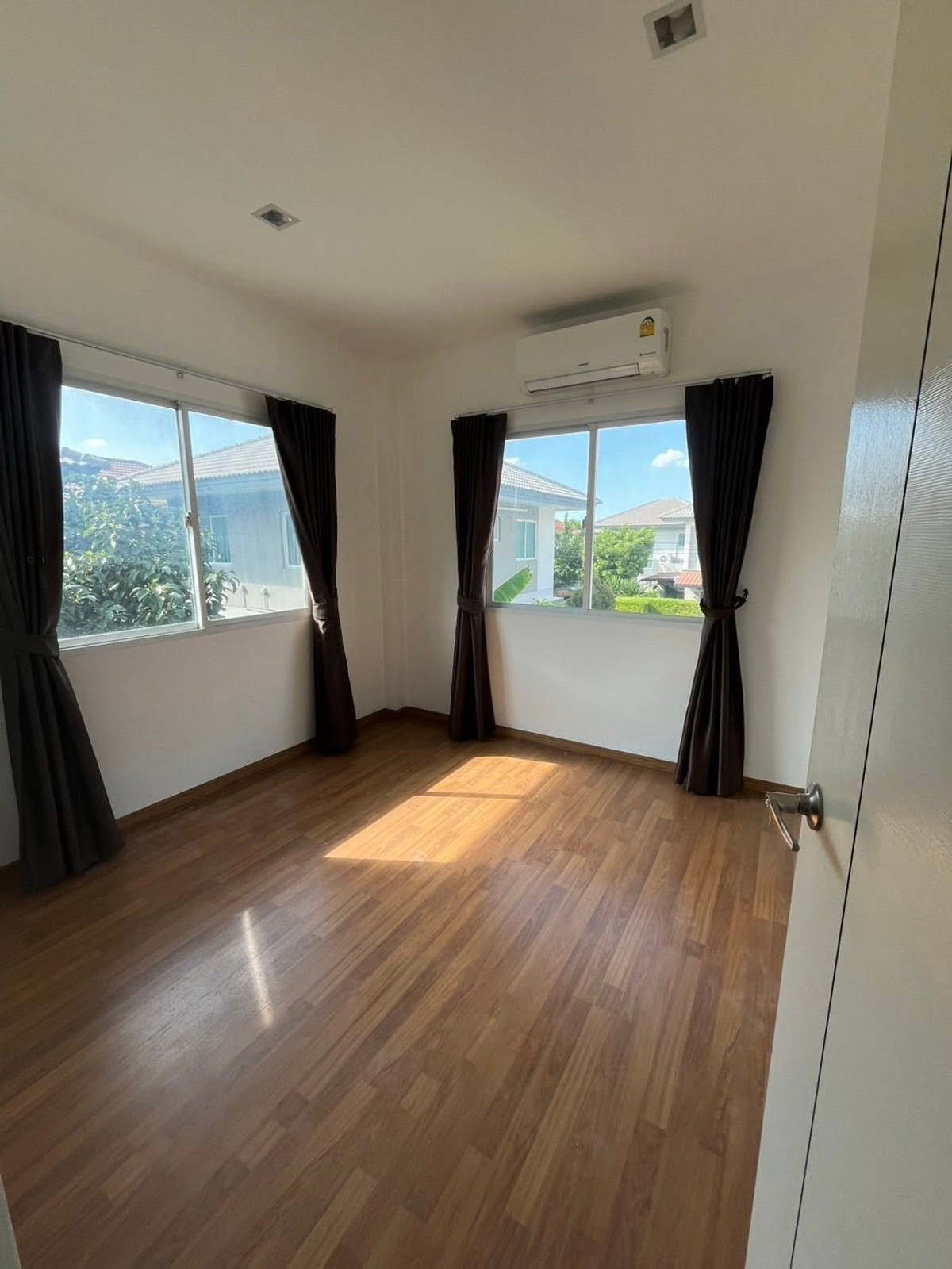 For RentHouseNonthaburi, Bang Yai, Bangbuathong : house near DBS and SISB International Schools, 10mins drive to Bang Bua Thong interchange.