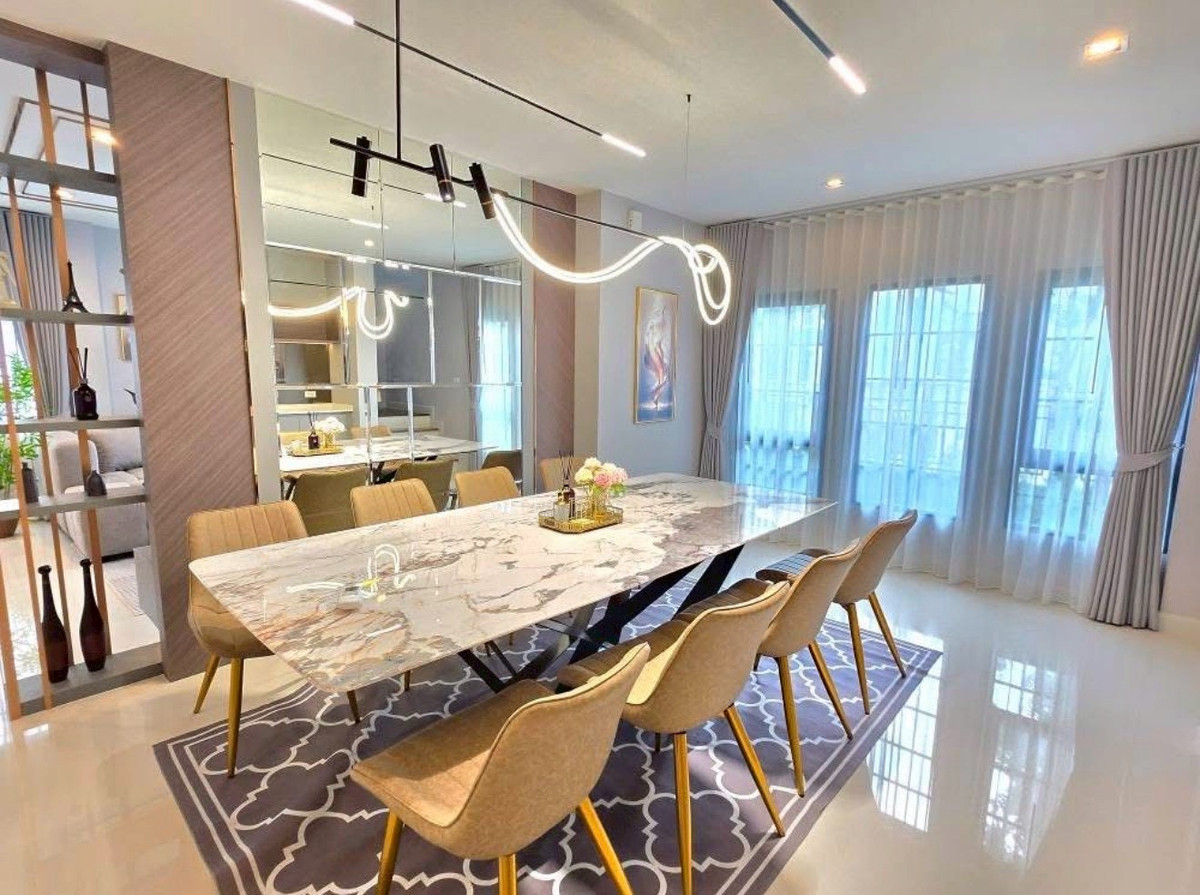 HouseBangna, Bearing, Lasalle : ✨[For Rent& Sale] Single house, corner plot, Centro Bangna 2, good location near Mega Bangna. Ready to move in immediately! 🏡