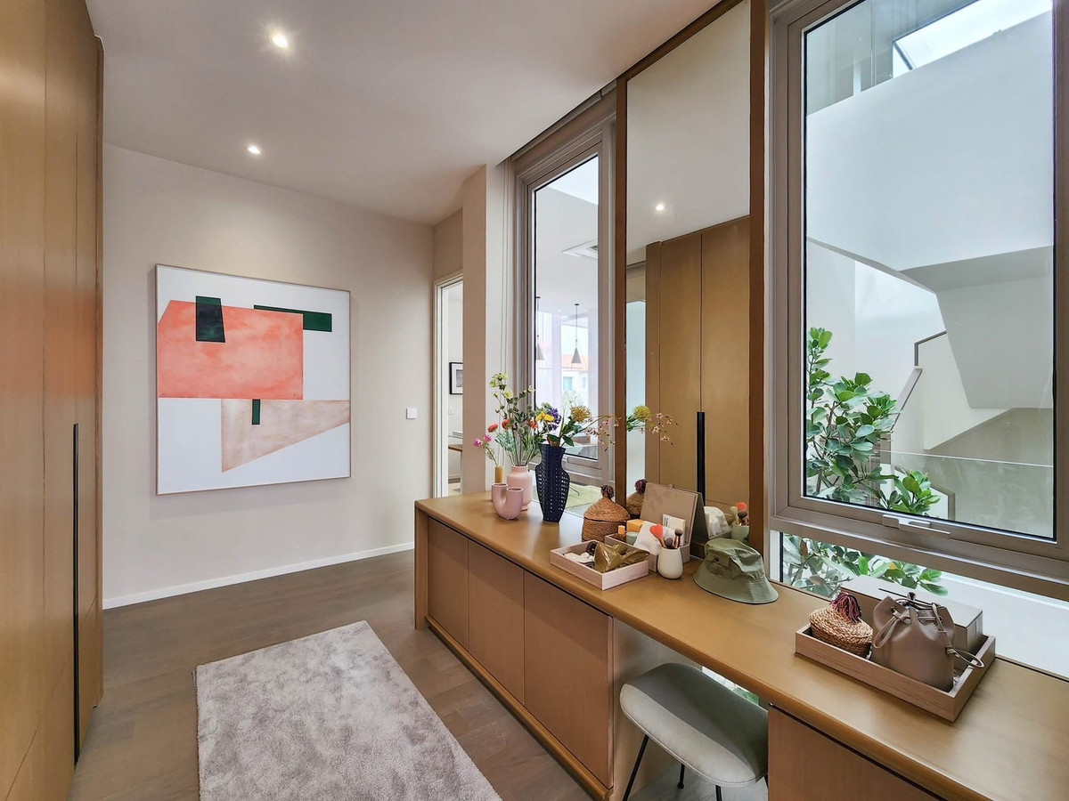 ขายบ้านพระราม 9 เพชรบุรีตัดใหม่ RCA : 🔥𝑳𝒂𝒔𝒕 𝟐 𝑼𝒏𝒊𝒕 ‼️  บ้านตัวอย่างตกแต่งพร้อมอยู่กลางเมือง ลดจาก 80 กว่าล้าน 🏷️ เหลือเพียง 58.9 ล้านบาท 🎉