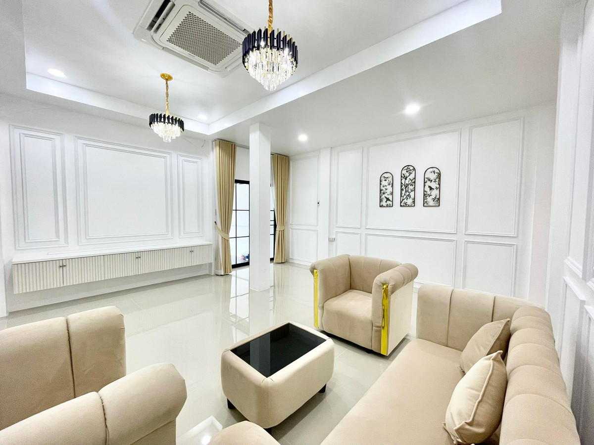 For SaleTownhomePattaya, Bangsaen, Chonburi : Country Club / 3 Bedrooms (For Sale), Country Club / 3 Bedrooms (FOR SALE) BEWN052