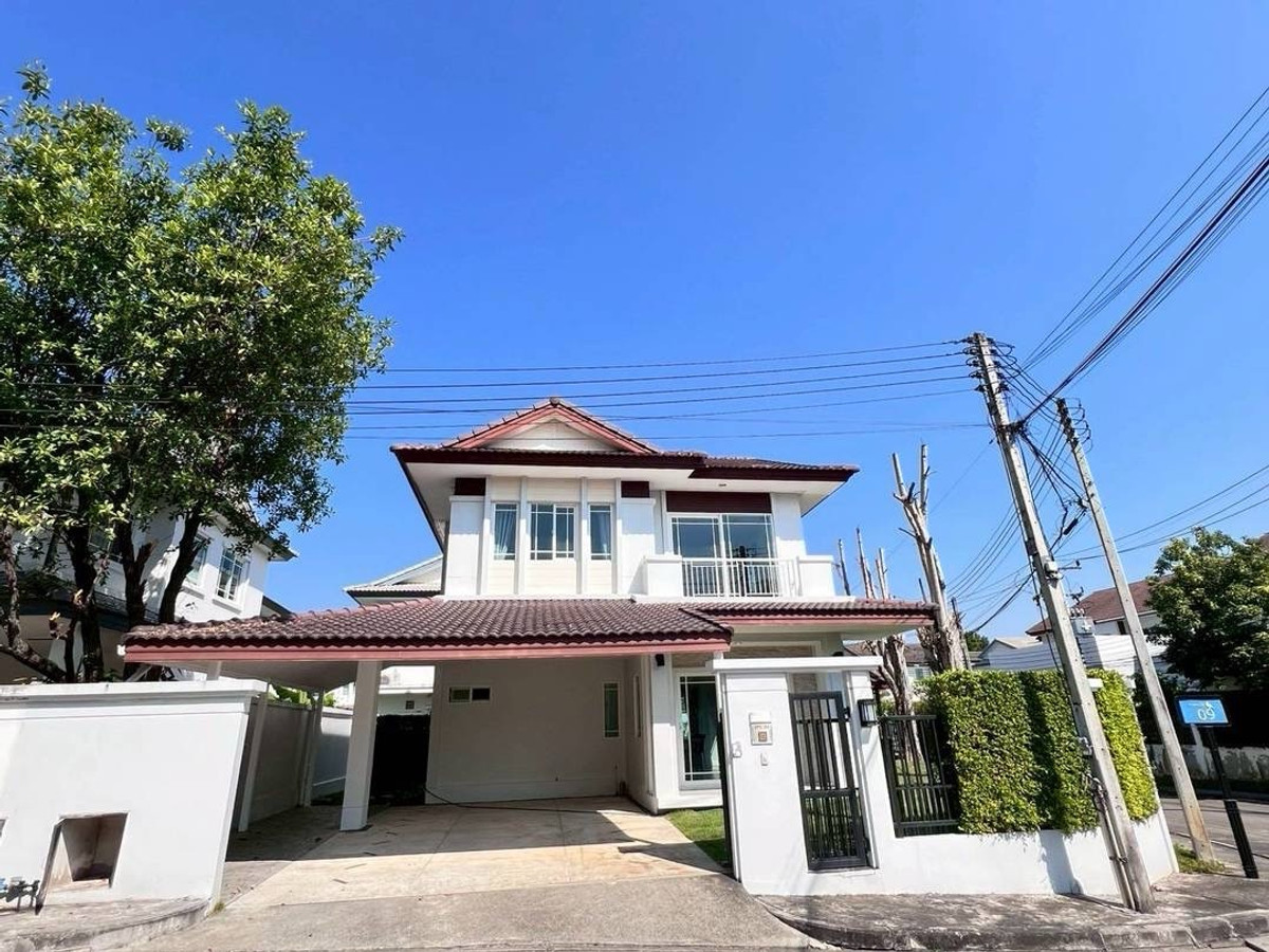 For RentHouseChiang Mai : House for rent, Siwalee Choeng Doi, Serene Lake Chiang Mai. Ready to move in house near Singapore International Airport.