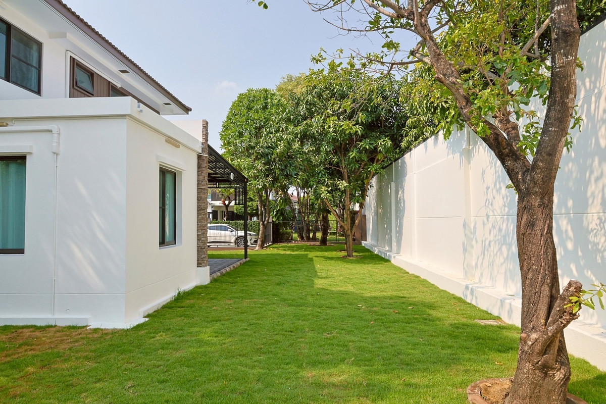 ขายบ้านบางนา แบริ่ง ลาซาล : 🌿⛅️ บ้านสวยแปลงมุม พื้นที่ดินใหญ่  #ใกล้เมกาบางนา  มัณฑนา บางนา กม.7  