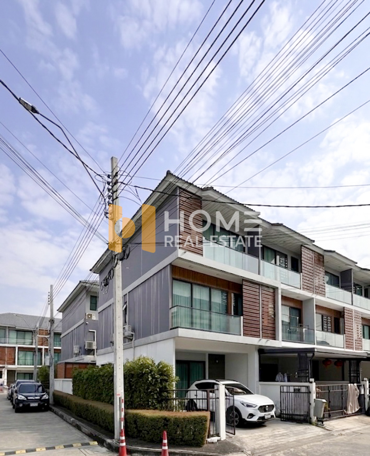 For SaleTownhomeBangna, Bearing, Lasalle : Supalai Urbana Bangna - Wongwaen / 3 Bedrooms (For Sale), Supalai Urbana Bangna - Wongwaen / 3 Bedrooms (FOR SALE) POON096