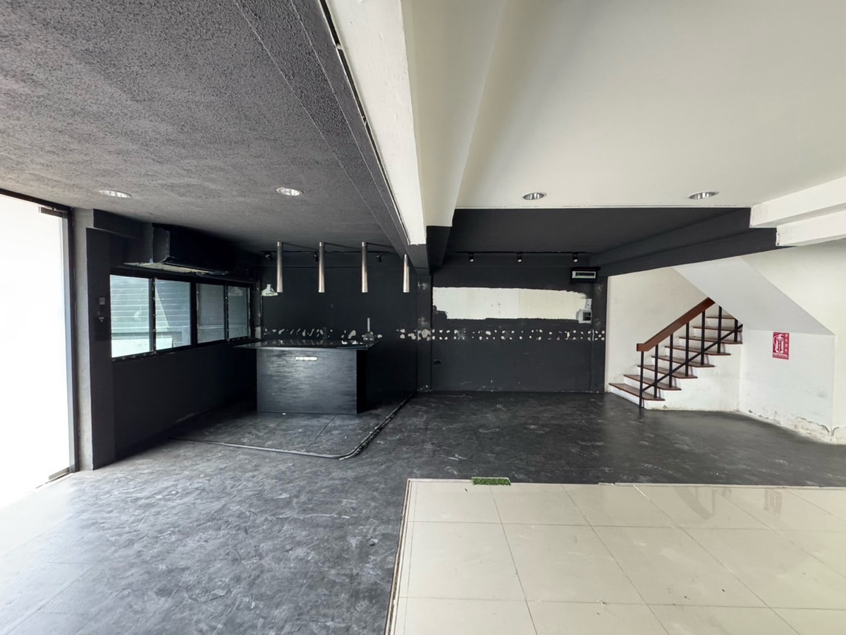 ให้เช่าอาคารพาณิชย์สุขุมวิท อโศก ทองหล่อ : ให้เช่า อาคารพาณิชย์ สุขุมวิท 26 พร้อมพงษ์ ใกล้ Emporium และ K Village รับพิจารณาทุกธุรกิจ ที่จอดรถ 2 คัน ทำเลซอยย่อย (ไม่ใช่ซอยหลัก)