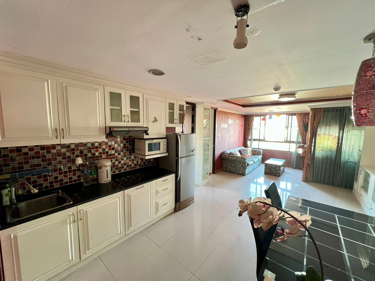 For SaleCondoRatchadapisek, Huaikwang, Suttisan : Cheapest sale in the building! Condo 77.7 sq m., corner room, 2 bedrooms, 2 bathrooms, near MRT Lat Phrao, this price cant be found!!