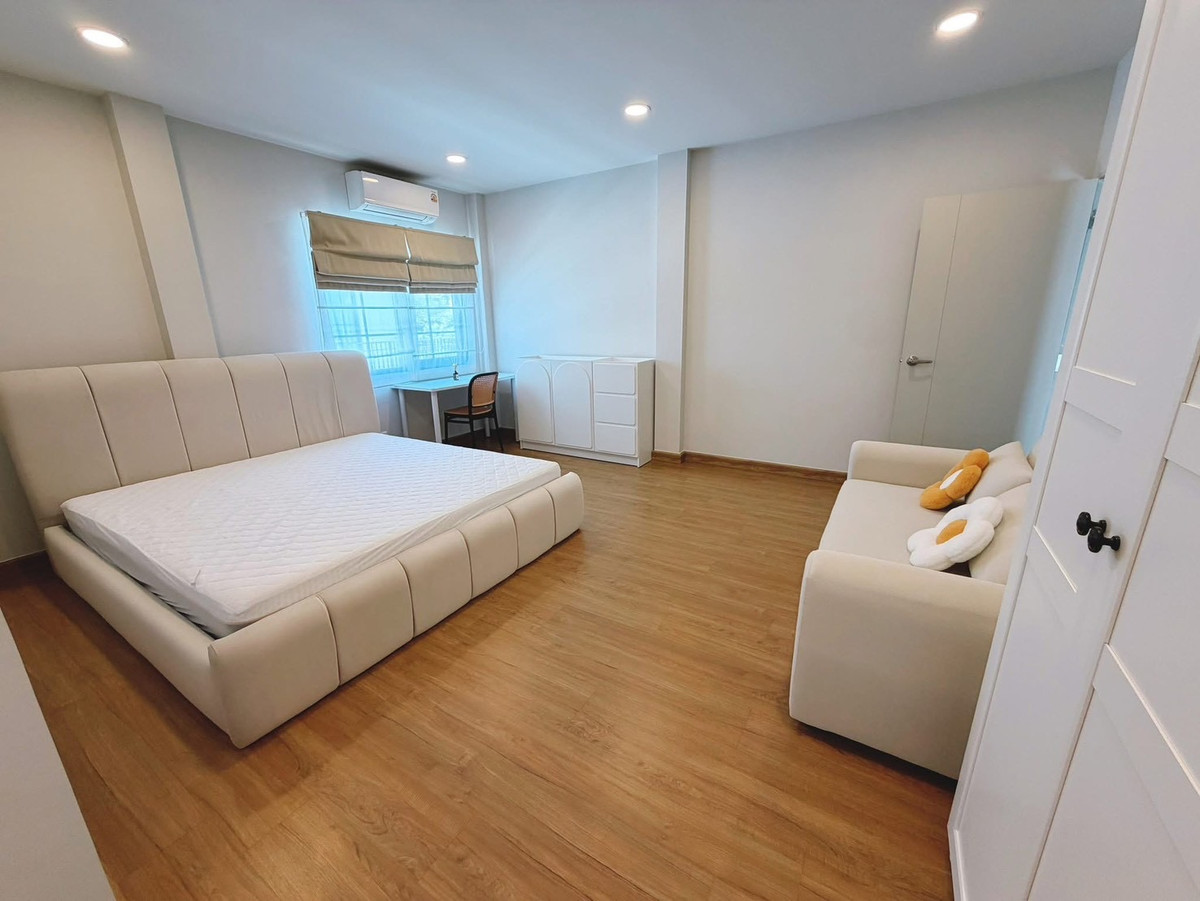 For RentHouseBangna, Bearing, Lasalle : ✨🏡 English style detached house, Centro Bangna (Phase 2), large house at the beginning of the alley. Never rented out