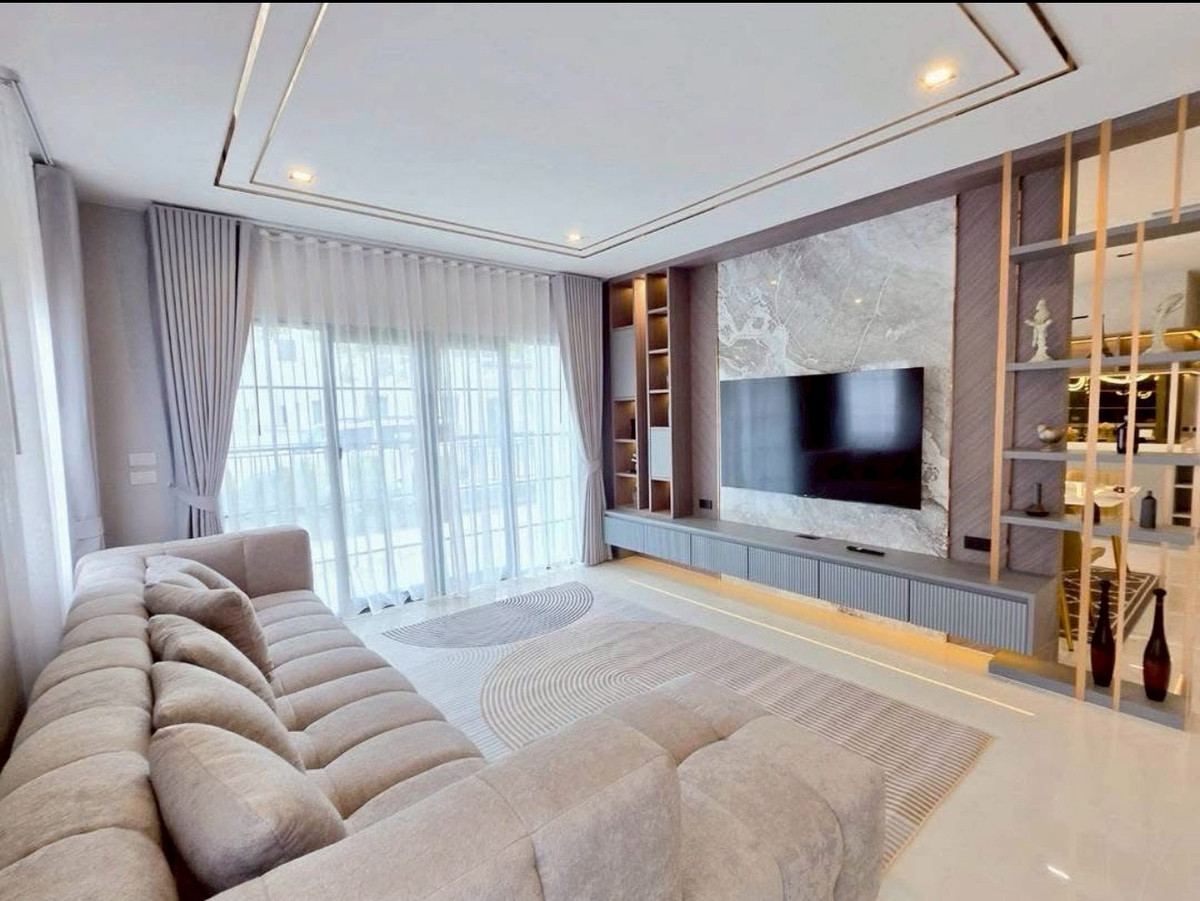 HouseBangna, Bearing, Lasalle : ✨[For Rent& Sale] Single house, corner plot, Centro Bangna 2, good location near Mega Bangna. Ready to move in immediately! 🏡