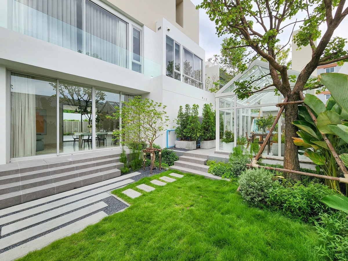 ขายบ้านพระราม 9 เพชรบุรีตัดใหม่ RCA : 🔥𝑳𝒂𝒔𝒕 𝟐 𝑼𝒏𝒊𝒕 ‼️  บ้านตัวอย่างตกแต่งพร้อมอยู่กลางเมือง ลดจาก 80 กว่าล้าน 🏷️ เหลือเพียง 58.9 ล้านบาท 🎉