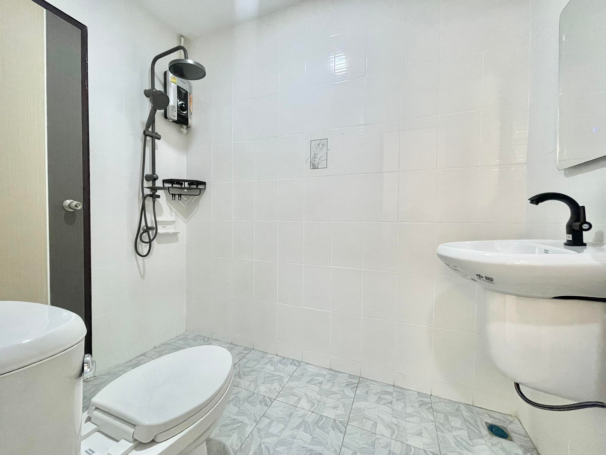 For SaleTownhomePattaya, Bangsaen, Chonburi : Country Club / 3 Bedrooms (For Sale), Country Club / 3 Bedrooms (FOR SALE) BEWN052