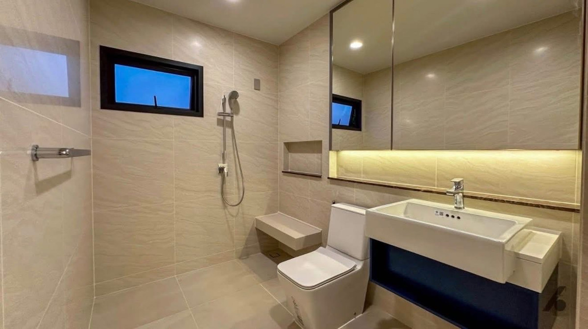 For RentHouseLadkrabang, Suwannaphum Airport : 𝙁𝙤𝙧 𝙧𝙚𝙣𝙩 House for rent near Suvarnabhumi Airport. Perfectly decorated  Complete with electrical appliances Just bring your bags and move in!