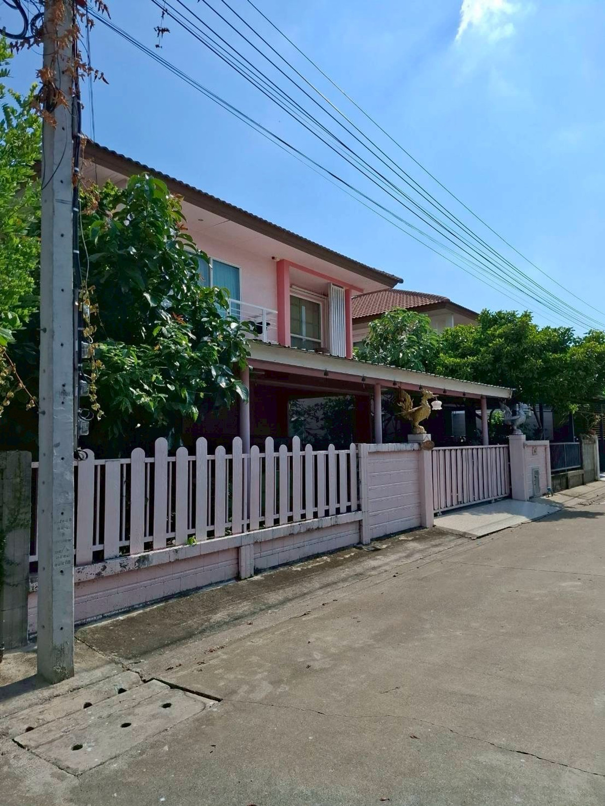 For RentHouseNonthaburi, Bang Yai, Bangbuathong : house near DBS and SISB International Schools, 10mins drive to Bang Bua Thong interchange.