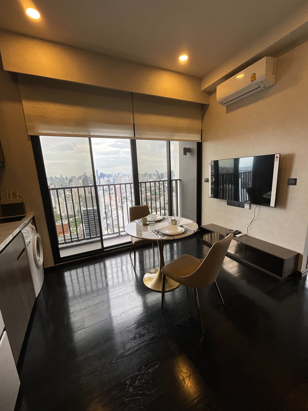 For RentCondoSukhumvit, Asoke, Thonglor : For rent, Park Origin Thonglor, luxury condo, Prime location in the heart of Thonglor, fully furnished, ready to move in, 49th floor, Tower B.