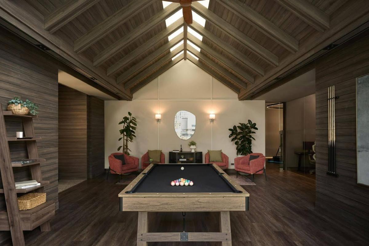 ให้เช่าคอนโดพระราม 9 เพชรบุรีตัดใหม่ RCA : 🔥ให้เช่าด่วน🔥Noble: Nue District R9 ตกแต่งสวย เฟอร์นิเจอร์ - เครื่องใช้ไฟฟ้าครบครัน พร้อมอยู่ เดินทางสะดวกใกล้ MRT พระราม 9 ❗