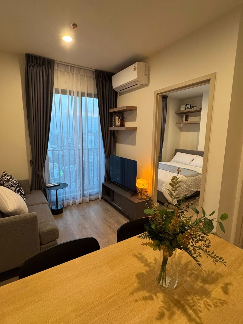 For RentCondoRama9, Petchburi, RCA : 🔥For Rent Now! 🔥Nue District R9, beautiful 2-bedroom, 1-bathroom apartment, fully furnished with furniture and appliances, ready to move in. Conveniently located near MRT Rama 9❗