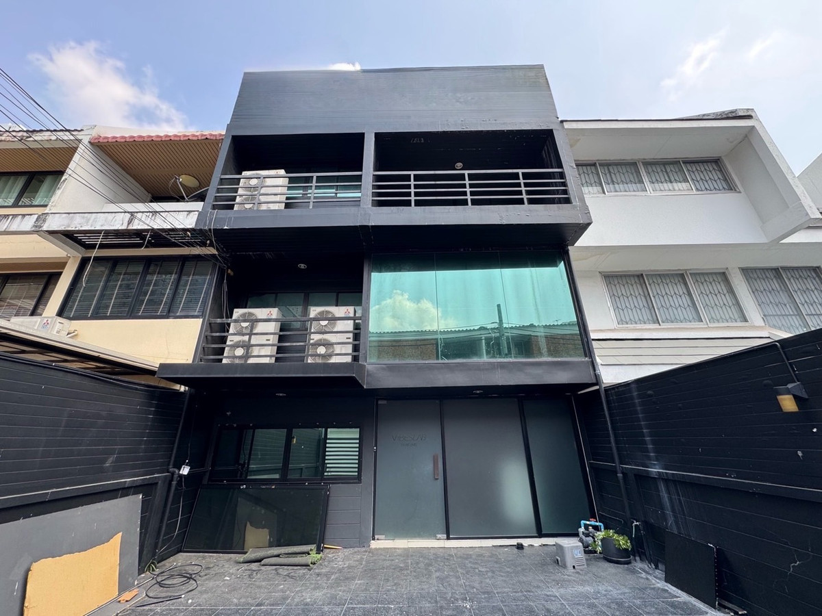 ให้เช่าอาคารพาณิชย์สุขุมวิท อโศก ทองหล่อ : ให้เช่า อาคารพาณิชย์ สุขุมวิท 26 พร้อมพงษ์ ใกล้ Emporium และ K Village รับพิจารณาทุกธุรกิจ ที่จอดรถ 2 คัน ทำเลซอยย่อย (ไม่ใช่ซอยหลัก)