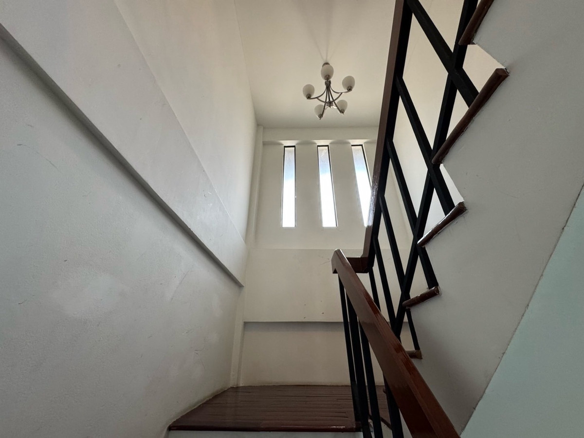 ให้เช่าอาคารพาณิชย์สุขุมวิท อโศก ทองหล่อ : ให้เช่า อาคารพาณิชย์ สุขุมวิท 26 พร้อมพงษ์ ใกล้ Emporium และ K Village รับพิจารณาทุกธุรกิจ ที่จอดรถ 2 คัน ทำเลซอยย่อย (ไม่ใช่ซอยหลัก)