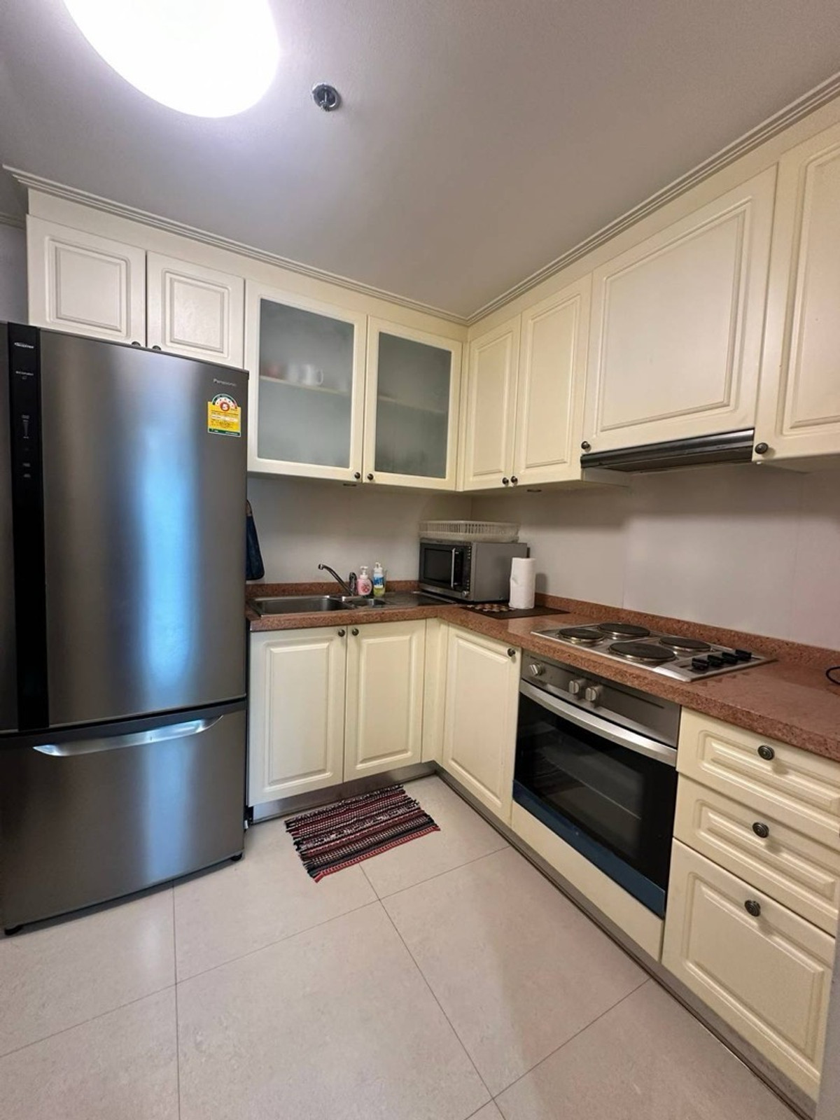 For RentCondoSukhumvit, Asoke, Thonglor : Premium Condo Quiet atmosphere in the heart of the city, convenient travel near BTS Thonglor.